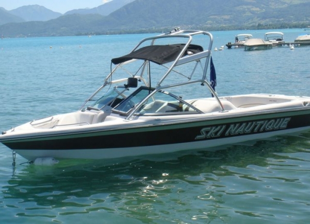  Renta de barcos para deportes acuáticos 